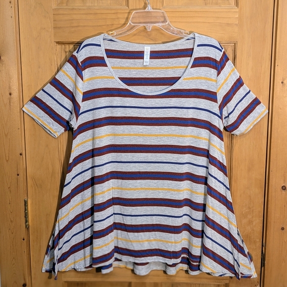 LulaRoe Womens Medium Perfect T Swing Top Stripes Stretchy Short Sleeve Gray Red - Picture 1 of 9